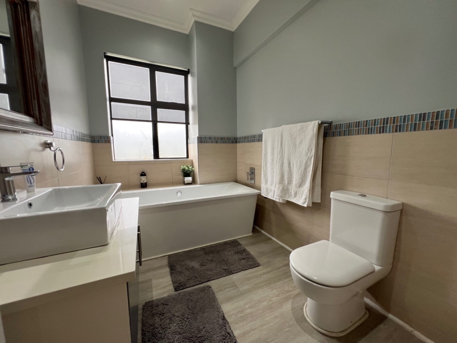 4 Bedroom Property for Sale in Oubaai Western Cape